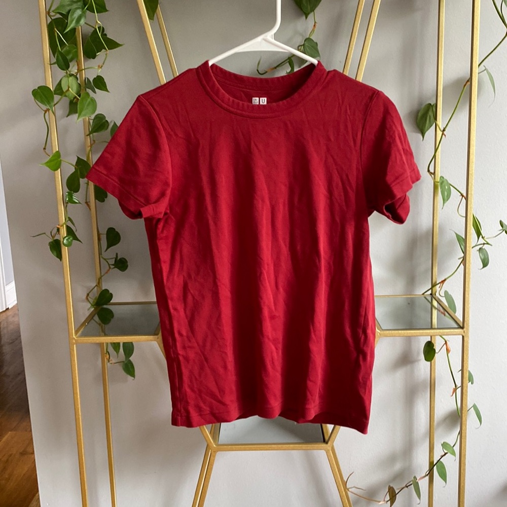 Uniqlo U Red Cotten T-Shirt (Medium)